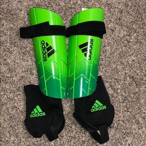 ⚽️ Adidas Ghost Reflex soccer shin guard💫